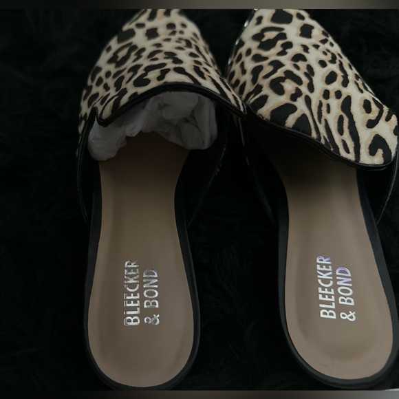 Bleecker & Bond Simone Mule Studded - Picture 9 of 9